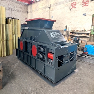 2PG1007型半自動(dòng)液壓對(duì)輥制砂機(jī)發(fā)往河南