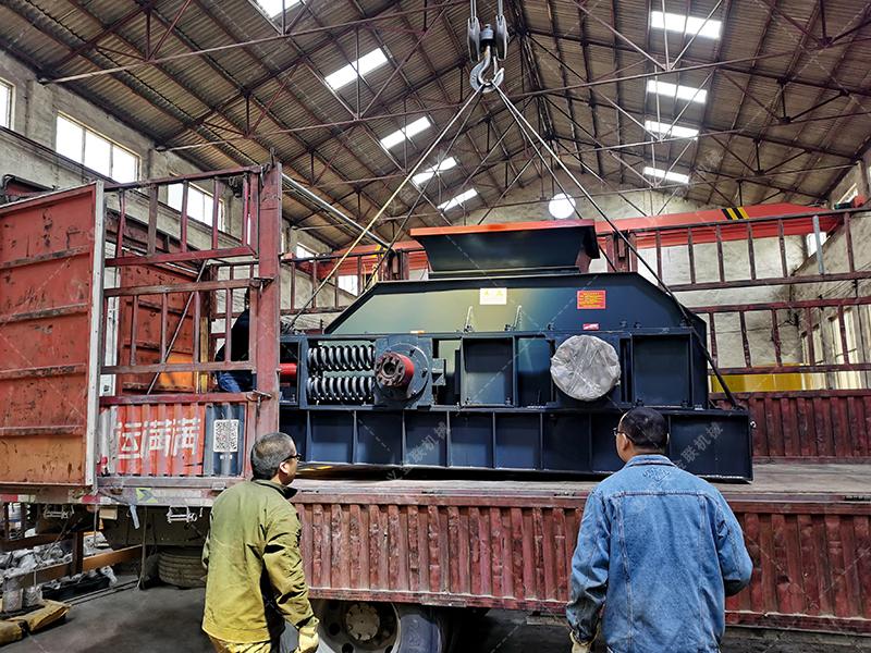 2PG1200x800大型對輥破碎機設備發貨圖片