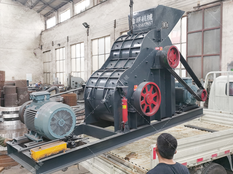 無篩底雙級破碎機設備發往甘肅