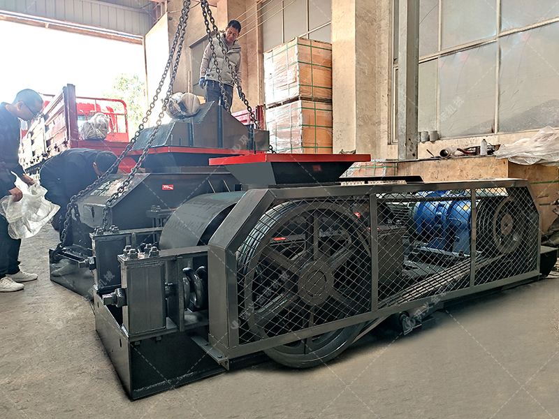 2PG0806中型對輥破碎制砂機(jī)發(fā)貨圖片